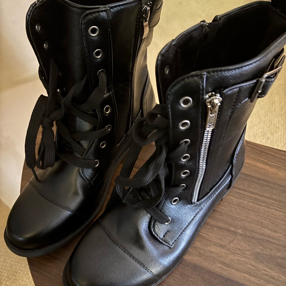 Women’s Black Lace-Up Combat Boots with Side Zip